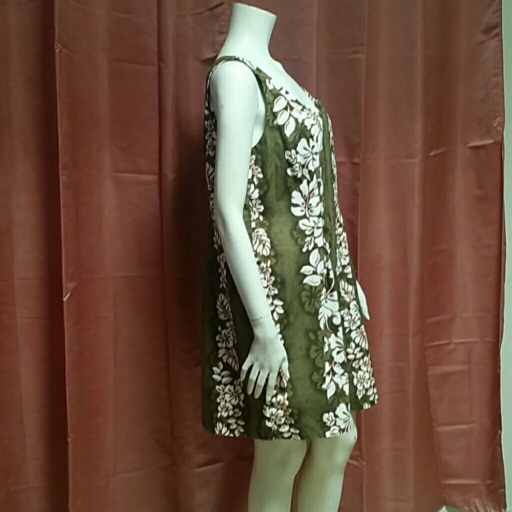 Hawaiian dress - Picture 2 of 3